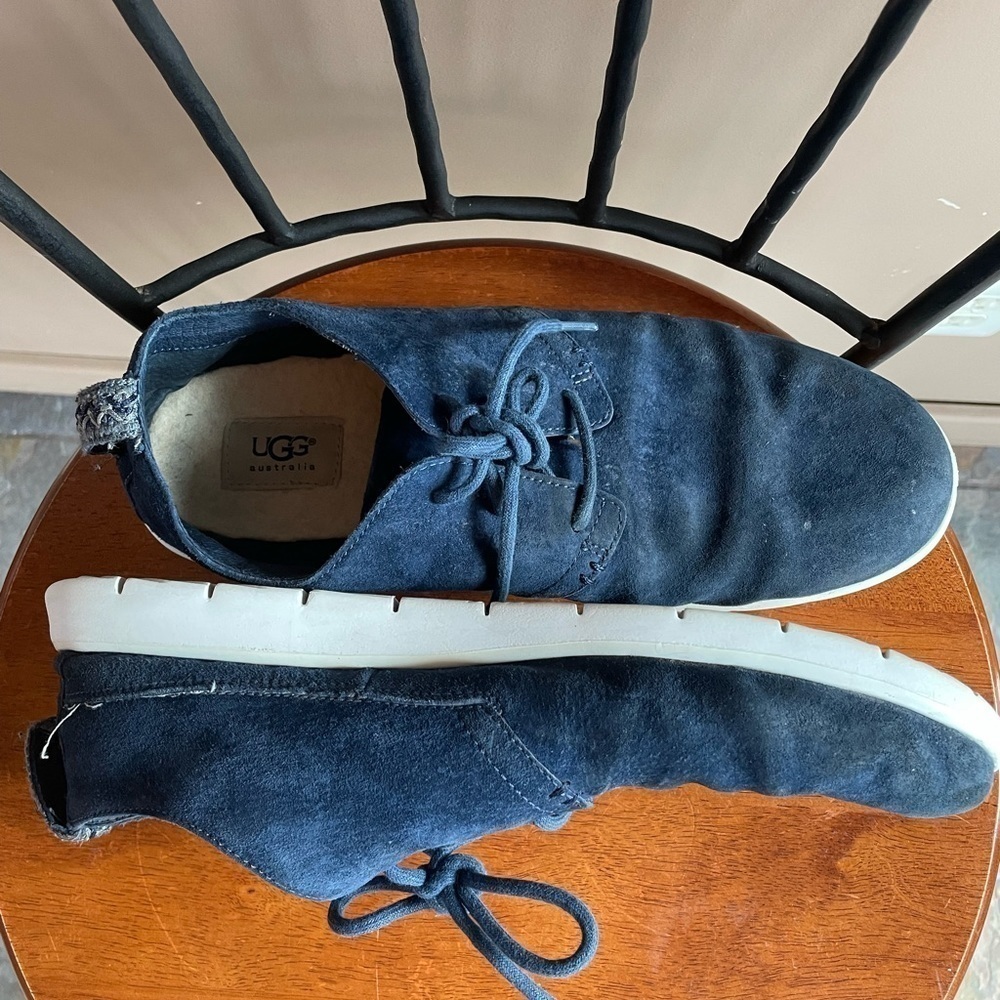 Ugg Bowman Casual Suede Shoe in Blue Size 11‎ - Picture 2 of 8